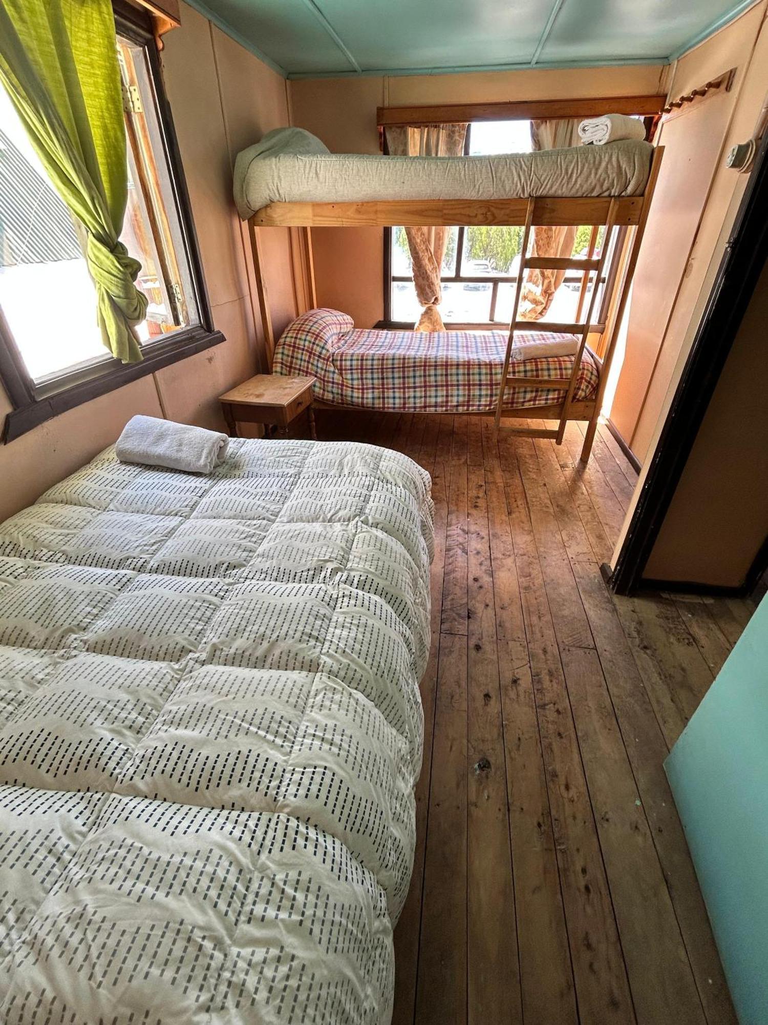 Hostal Las Parvas Puerto Tranquilo Bagian luar foto