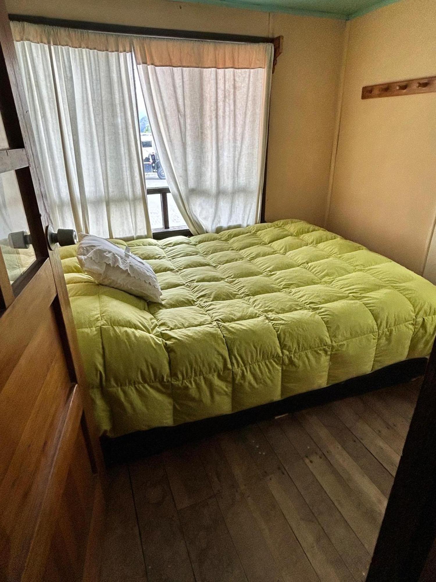Hostal Las Parvas Puerto Tranquilo Bagian luar foto