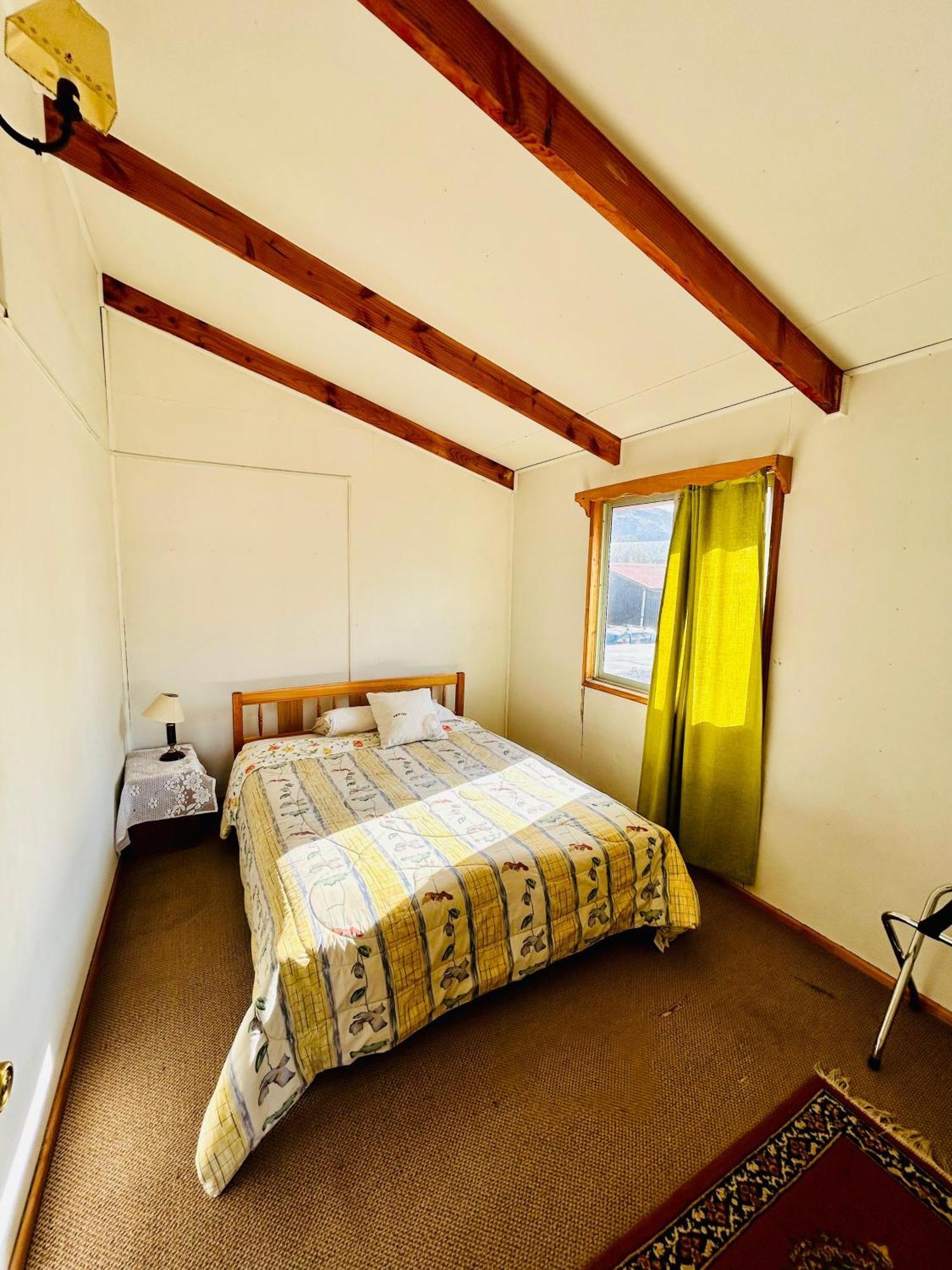 Hostal Las Parvas Puerto Tranquilo Bagian luar foto